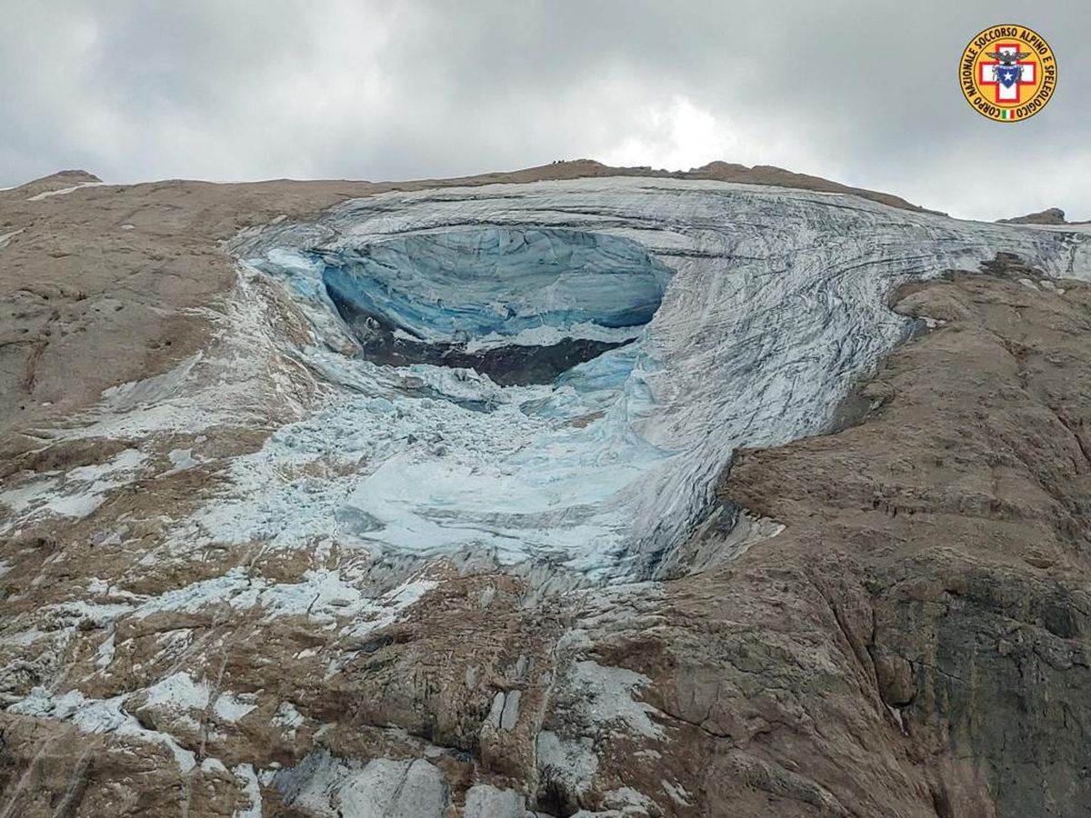 Al menos seis muertos y 16 desaparecidos por el desprendimiento de parte de un glaciar en los Alpes italianos