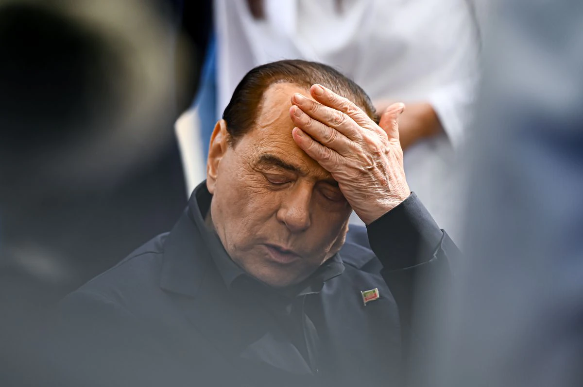 Berlusconi se echa en brazos del ala populista de su partido al dejar caer a Draghi