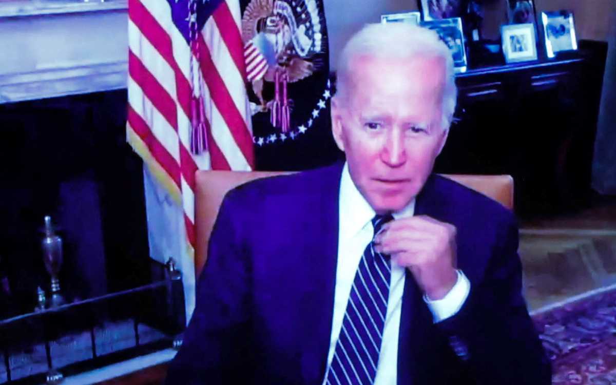 Biden se siente bien pero se mantiene aislado tras rebote de Covid-19