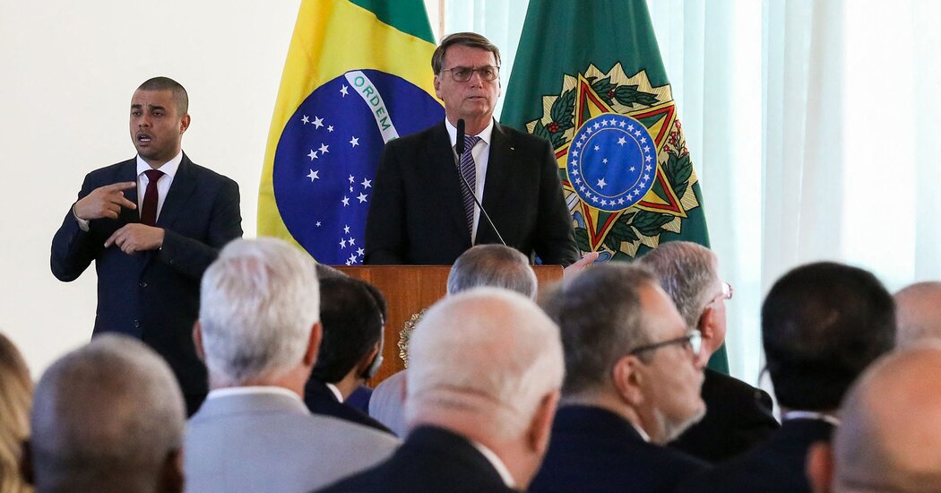 Bolsonaro reúne a diplomáticos extranjeros para poner en duda elecciones en Brasil