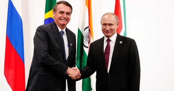 Bolsonaro rompe el bloqueo a Rusia y anuncia un acuerdo para comprarle diésel a Putin