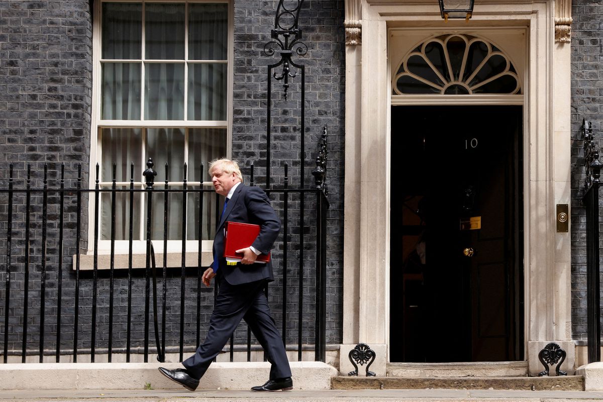 Boris Johnson se niega a dimitir y desafía al Partido Conservador a que le eche de Downing Street