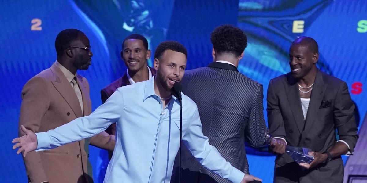 Curry bromea sobre LeBron en los ESPYS