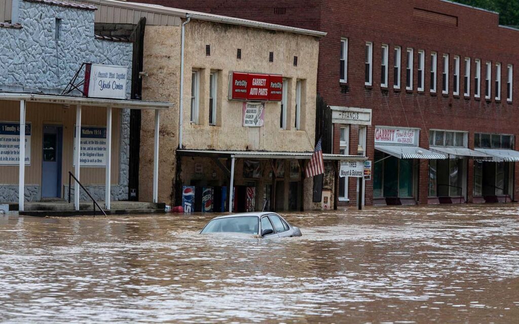 Declaran Kentucky como zona de desastres por inundación histórica que dejó 16 muertos