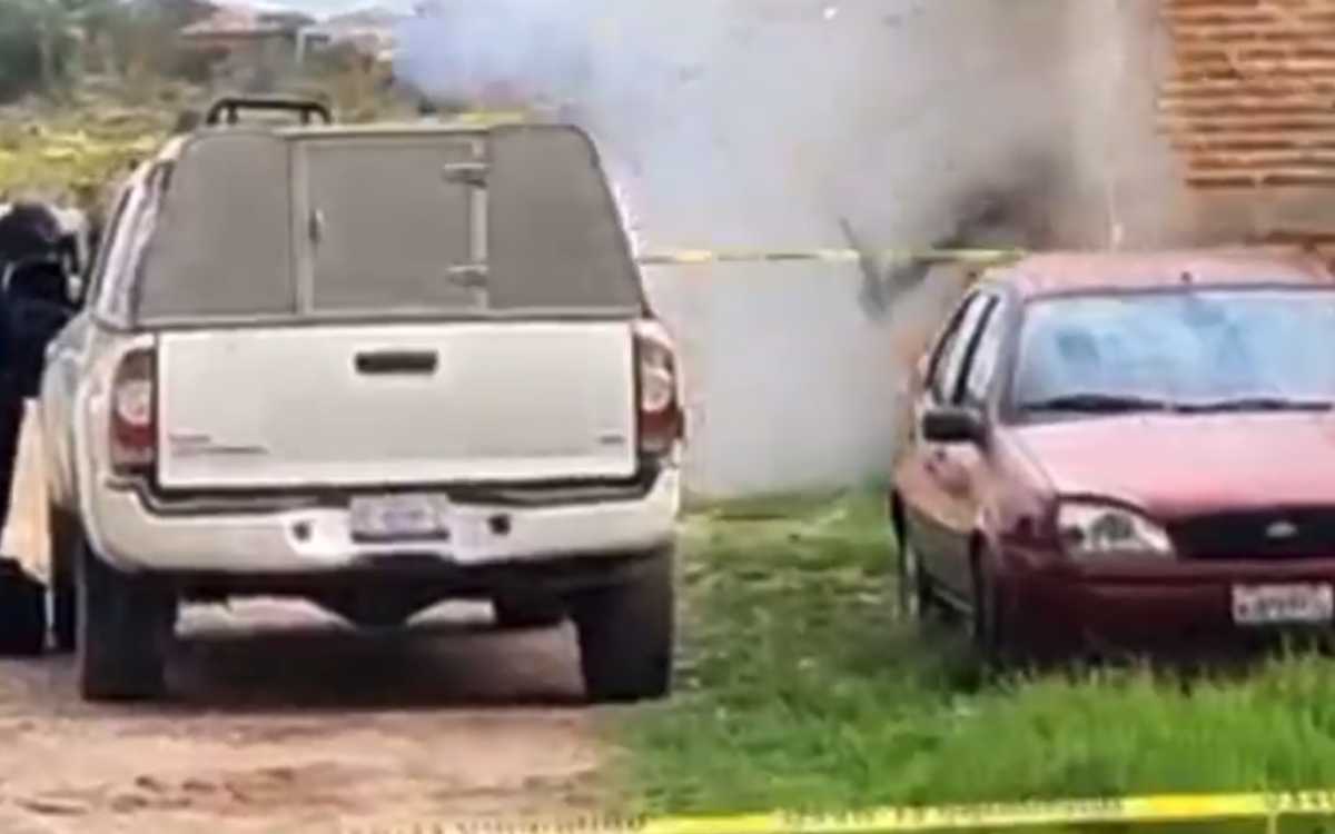 Detona artefacto explosivo a policías en Guanajuato; periodista capta el momento