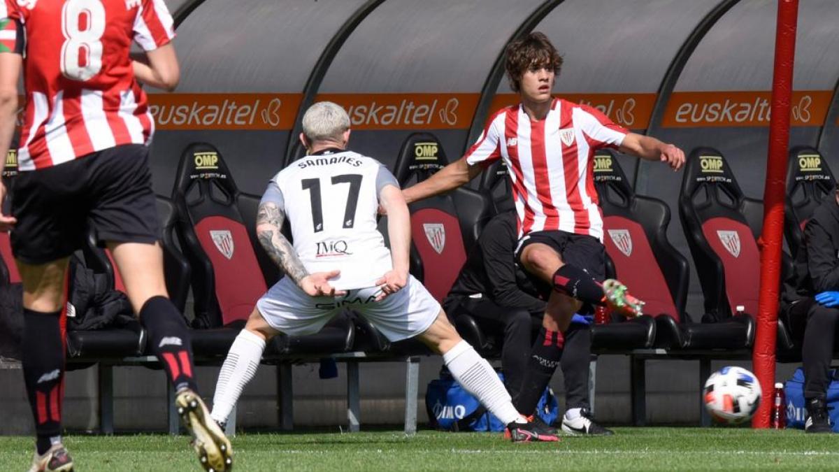 El Bilbao Athletic golea al Alavés B en Ibaia