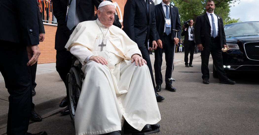 El Papa Francisco, retrasado por el envejecimiento, encuentra lecciones en la fragilidad