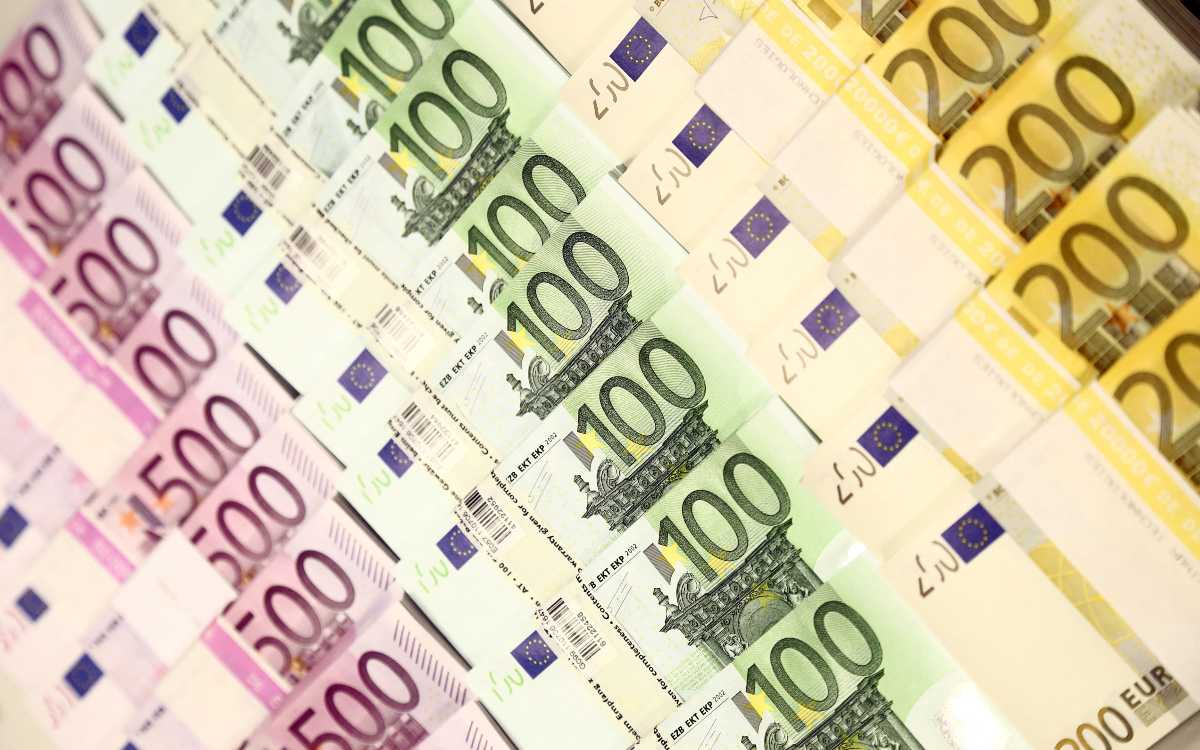 El dólar alcanza la paridad con el euro 💶↔️💵