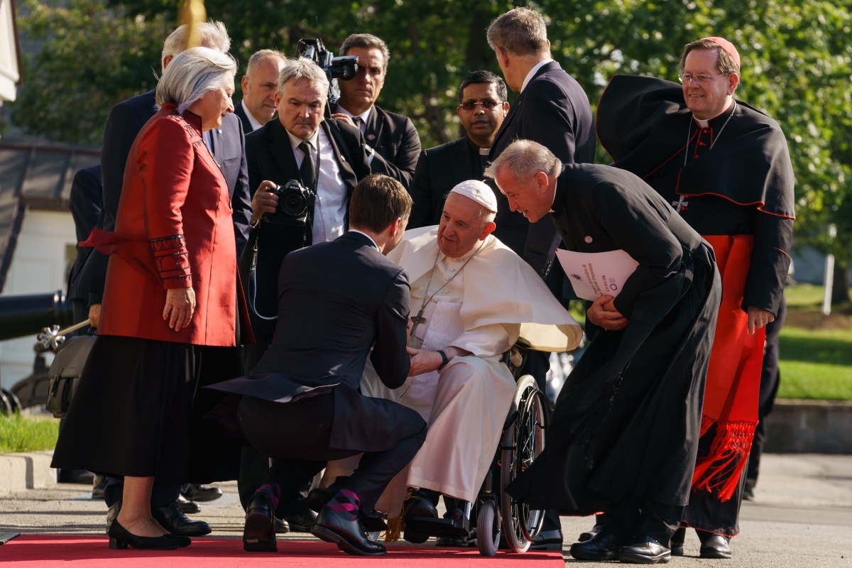 El papa a la Iglesia en la misa de reconciliación en Quebec: “No hay nada peor que huir”