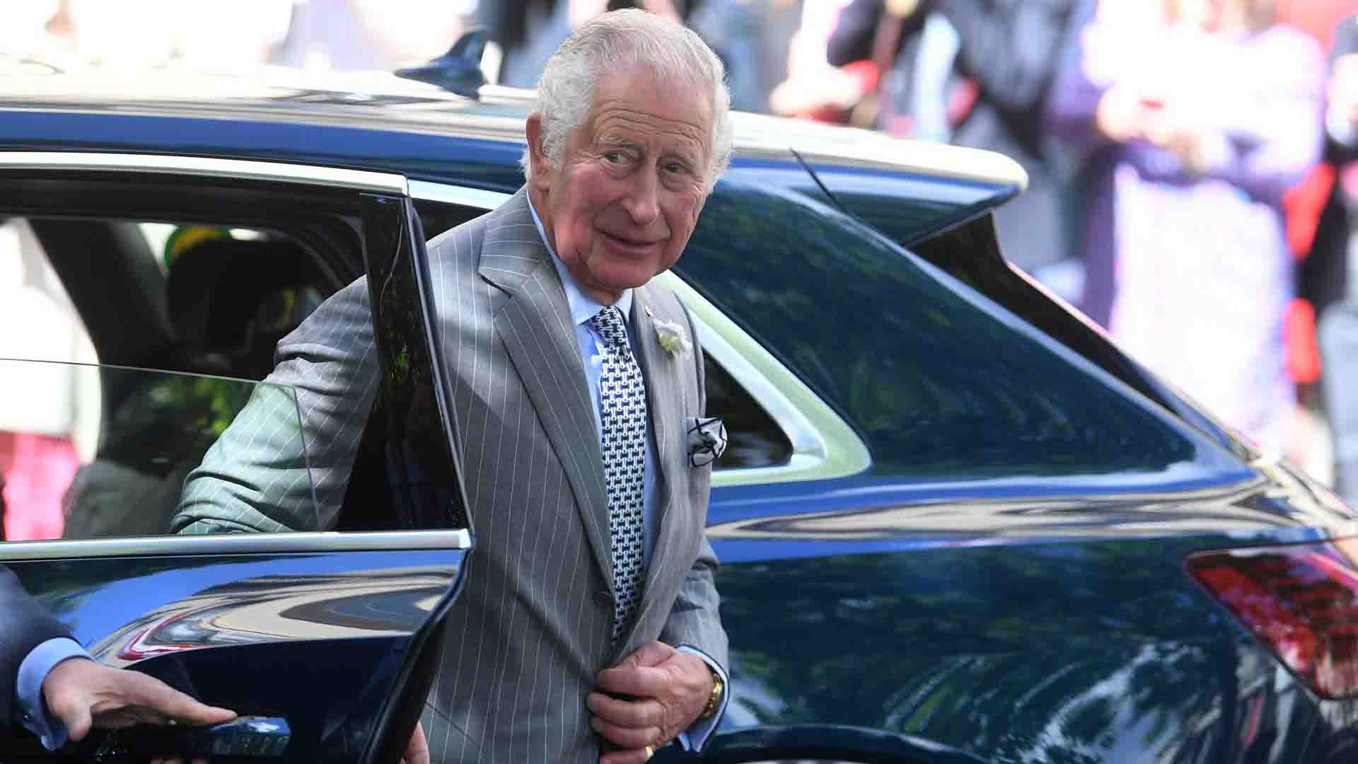 El príncipe Carlos aceptó millonada de la familia Bin Laden, según diario
