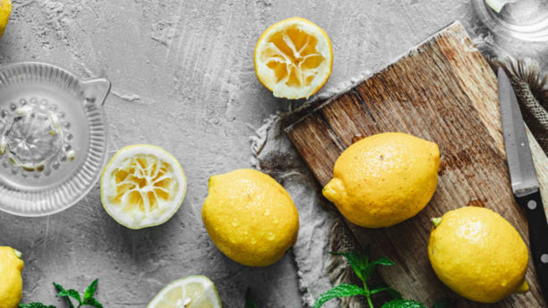 El truco para exprimir todo el zumo de un limón rápidamente