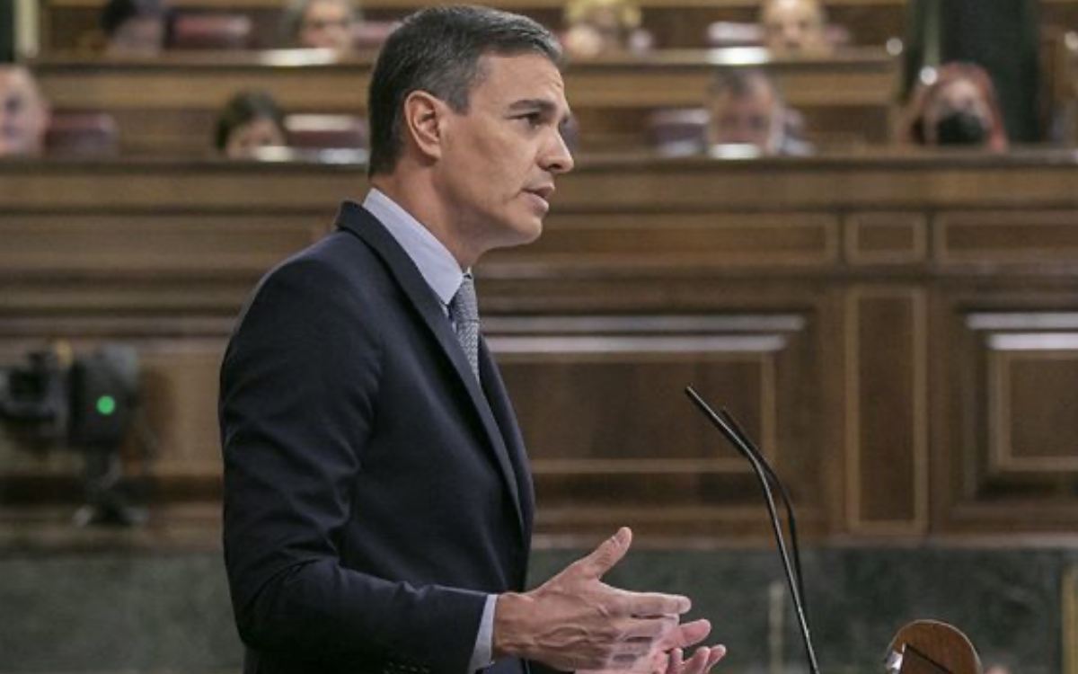España anuncia impuestos a los bancos y a las eléctricas