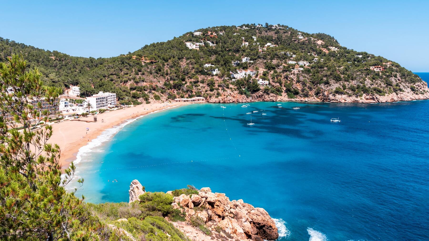 Estas son las playas de España donde está prohibido fumar