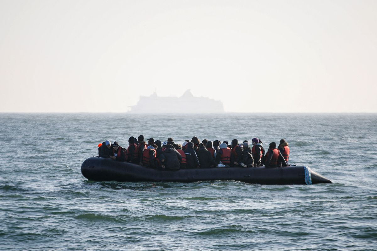 Europol desmantela una gran red de tráfico de migrantes llevados en botes hinchables a Reino Unido