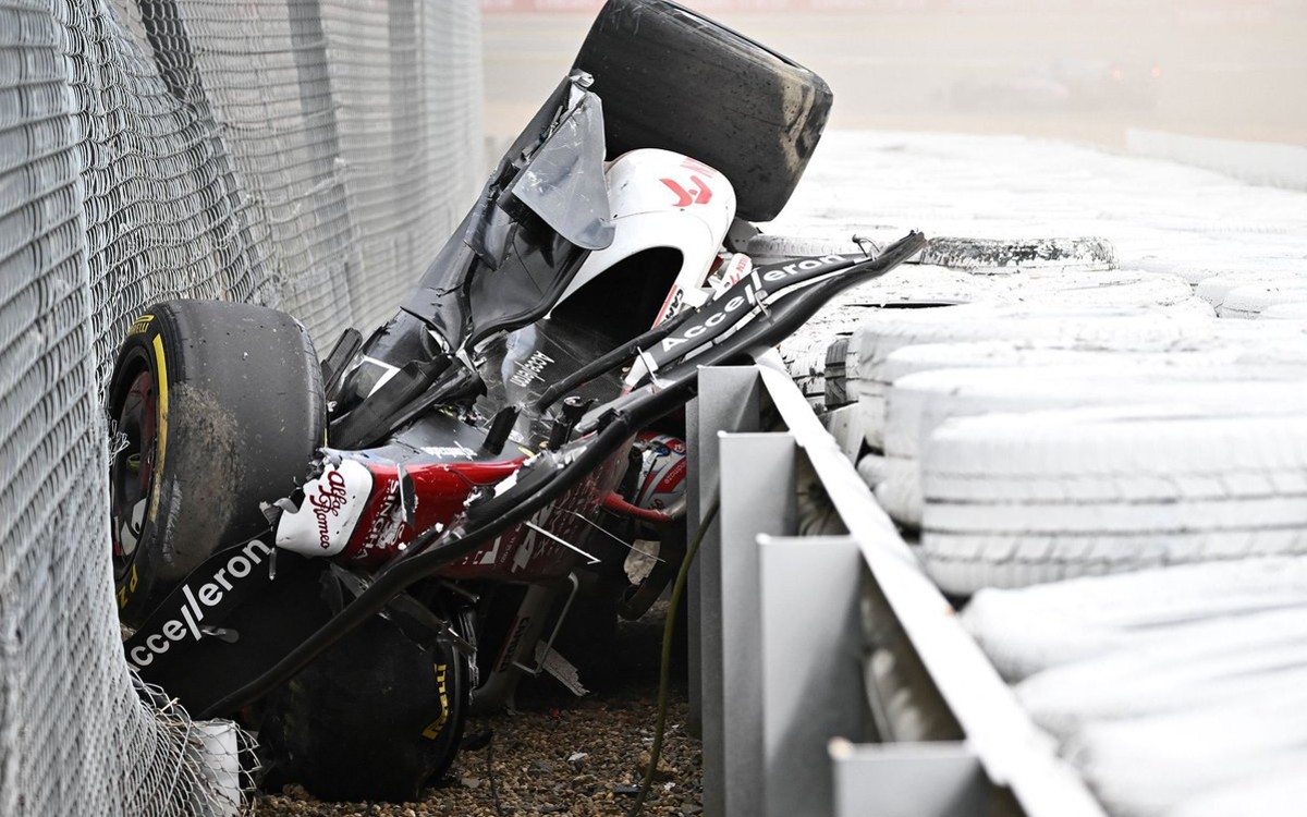 F1: Sobrevive Guanyu Zhou a terrible accidente en Silverstone | Video