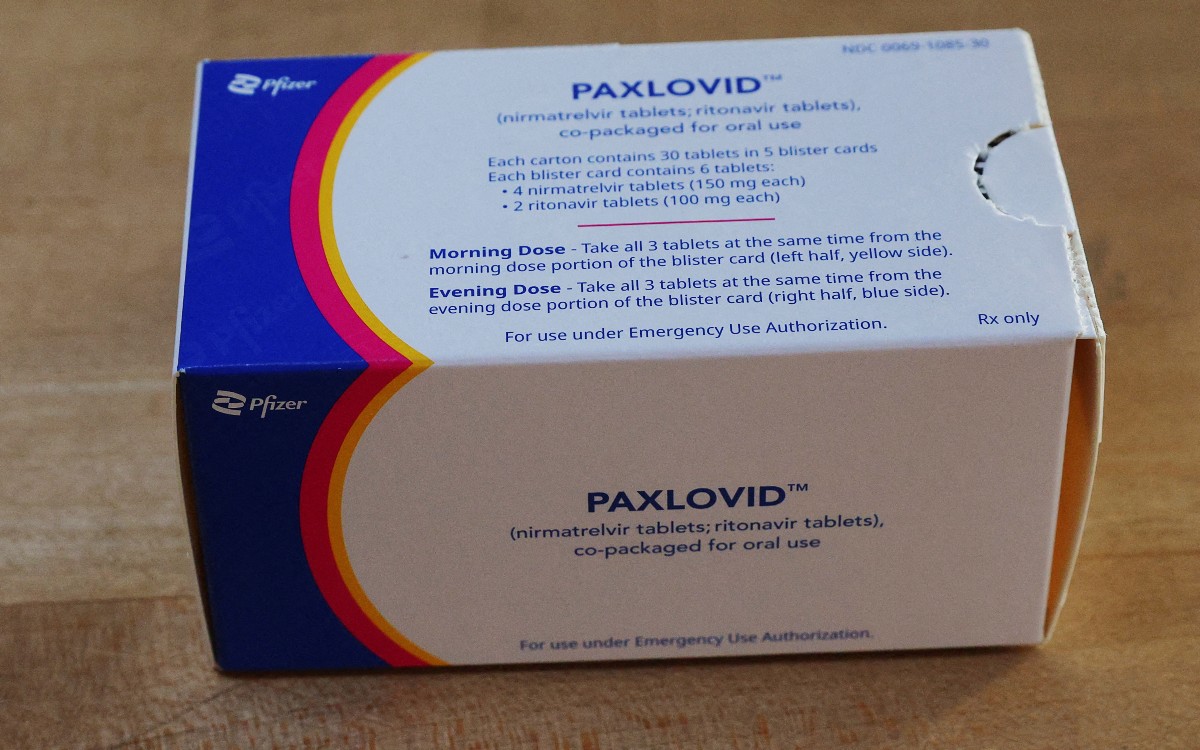 FDA autoriza a las farmacias recetar píldora contra Covid-19 de Pfizer