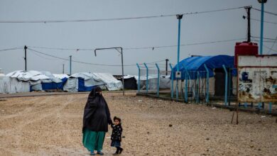 Francia repatría a 16 mujeres yihadistas y 35 menores retenidos en Siria