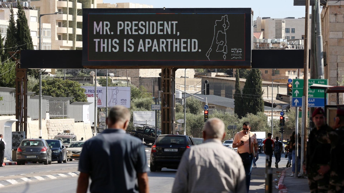 Horas antes del arribo de Biden, en Gaza y Cisjordania se manifiestan en su contra