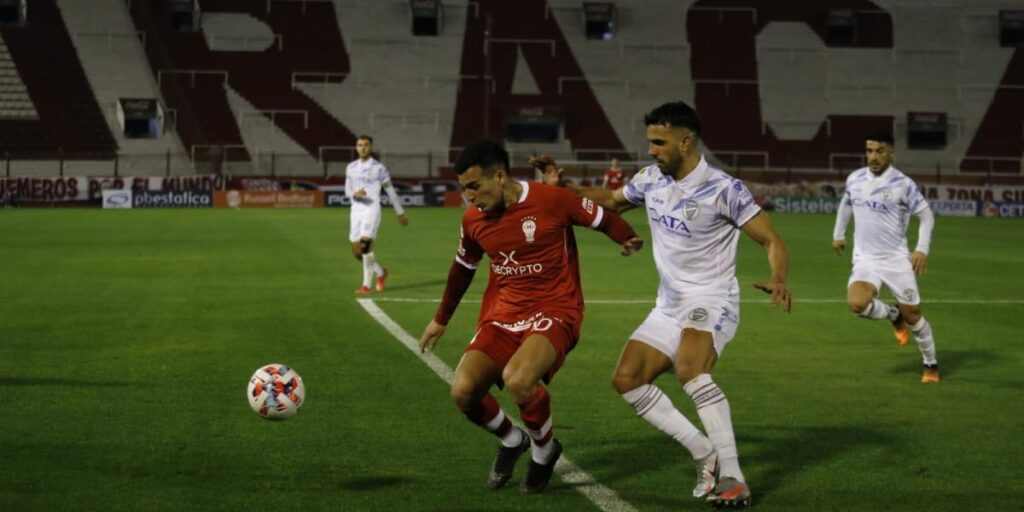 Huracán y Godoy Cruz se hacen daño con un empate que les impide alcanzar la cima