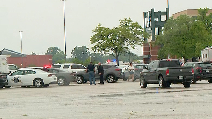 Identifican a víctimas de tiroteo mortal en centro comercial de Indiana