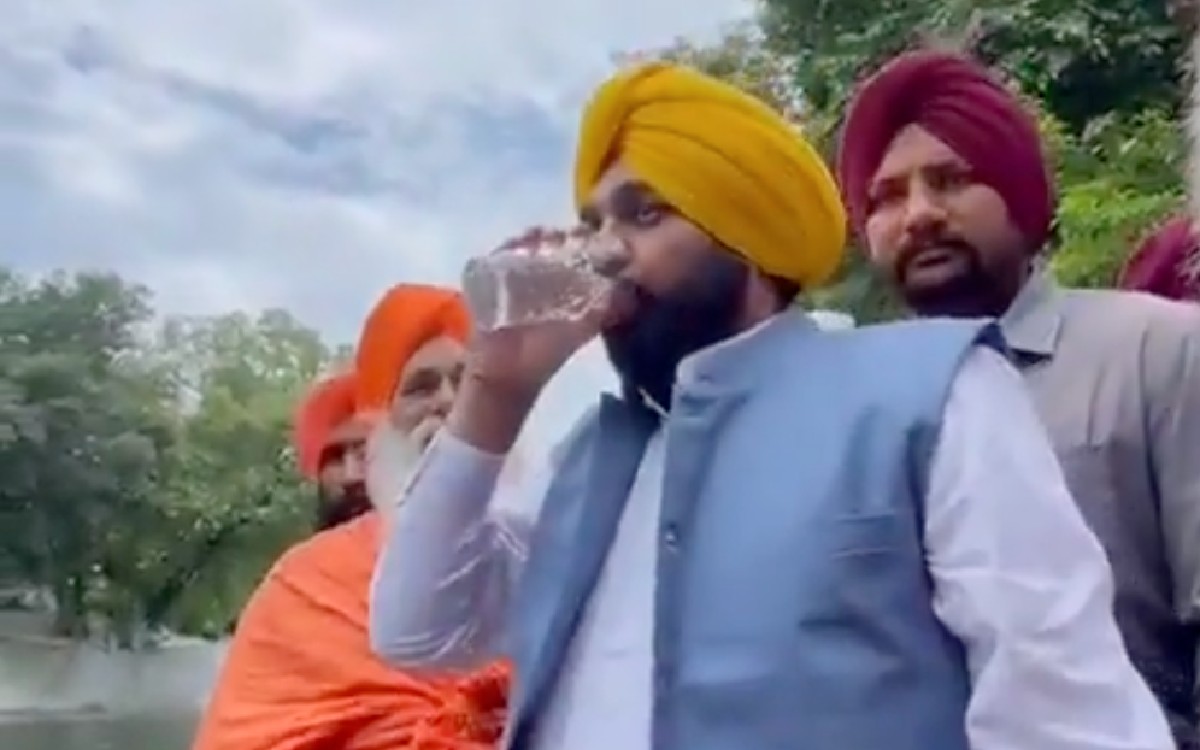 Ingresa ministro indio al hospital tras beber agua contaminada del río sagrado Kali Bein | Video