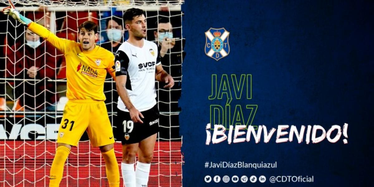 Javi Díaz firma hasta 2025 con el Tenerife