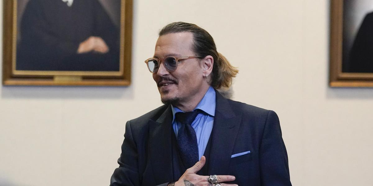 Johnny Depp vende sus creaciones artísticas por este dineral