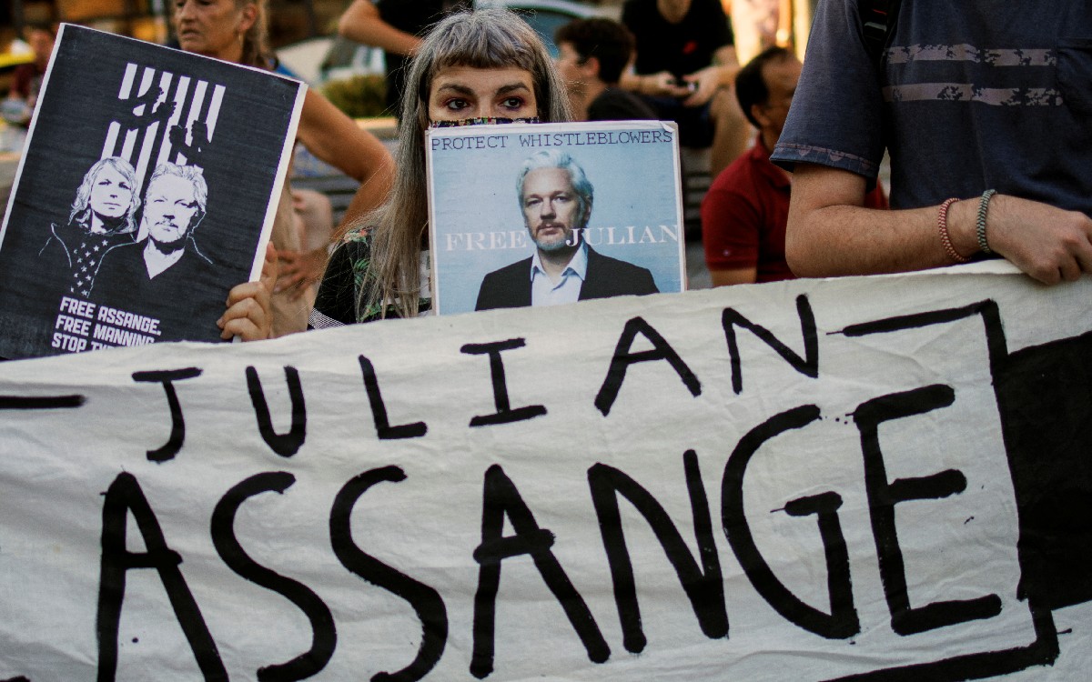 Julian Assange presenta apelación contra extradición a EU