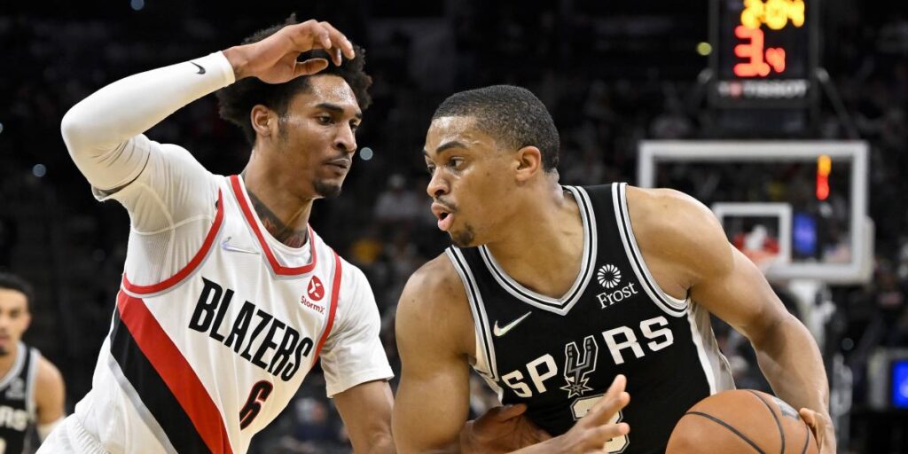 Keldon Johnson renueva su vínculo con los Spurs