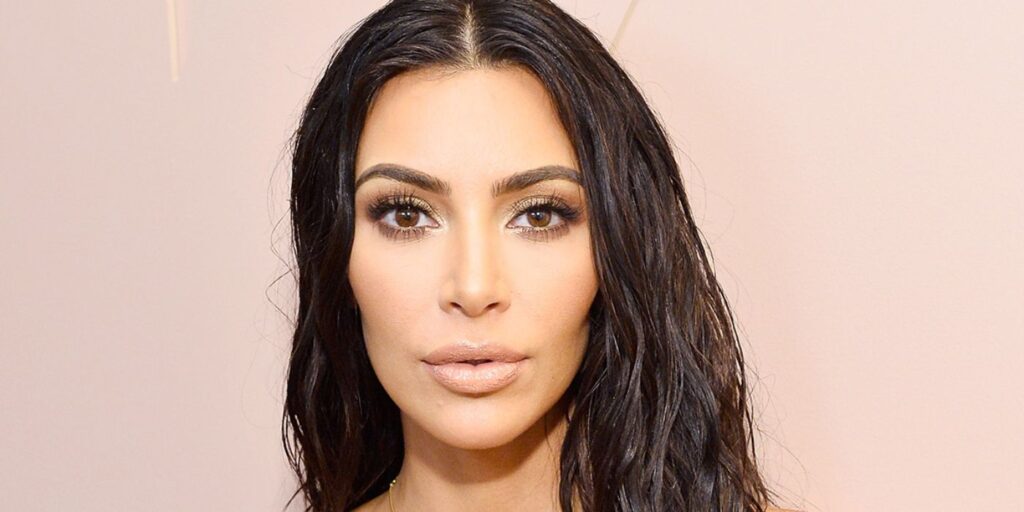 Kim Kardashian comparte publicación de IG diciendo que el 4 de julio está cancelado