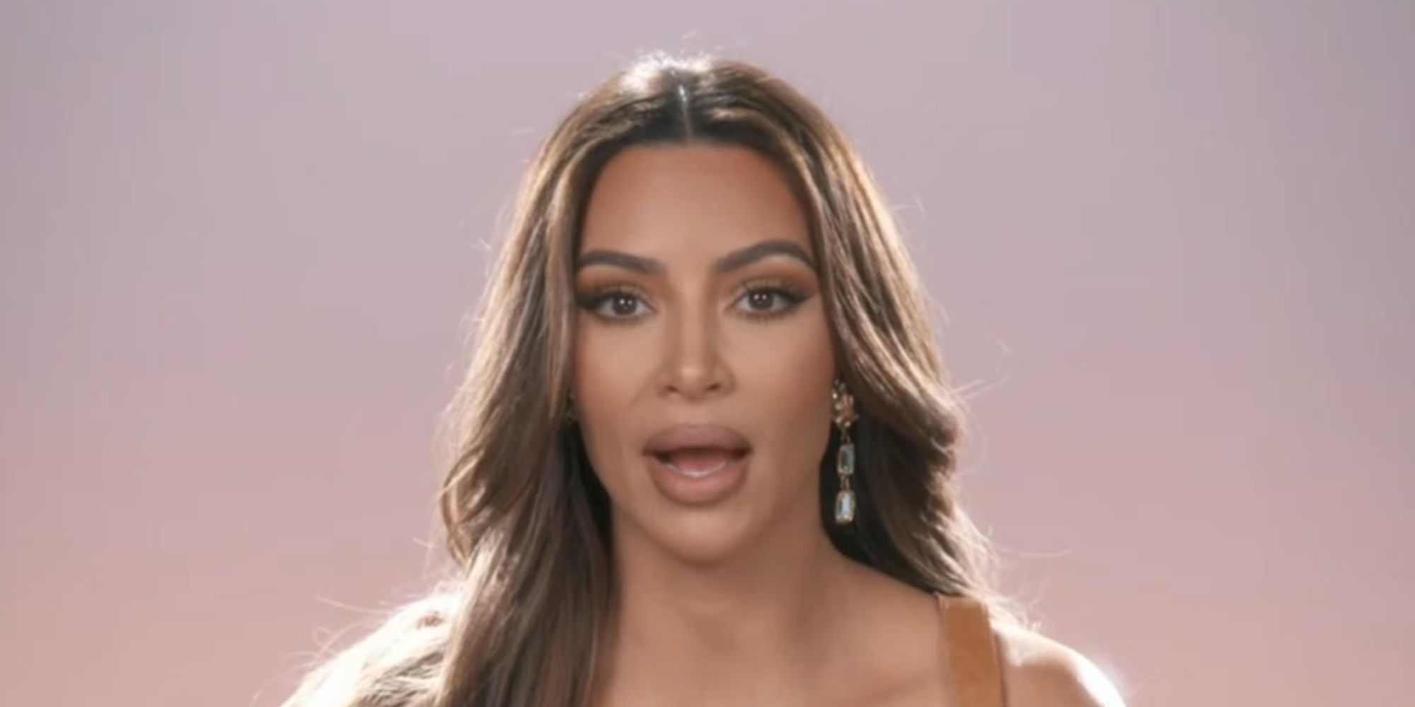 Kim Kardashian confunde a los fanáticos con citas crípticas en Instagram