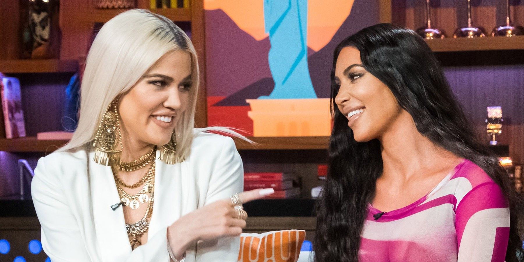 Kim y Khloe Kardashian acusadas de mensaje de imagen corporal peligrosa