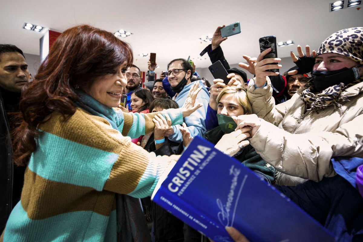 Kirchner acusa al ministro de Economía saliente de “desestabilización institucional”