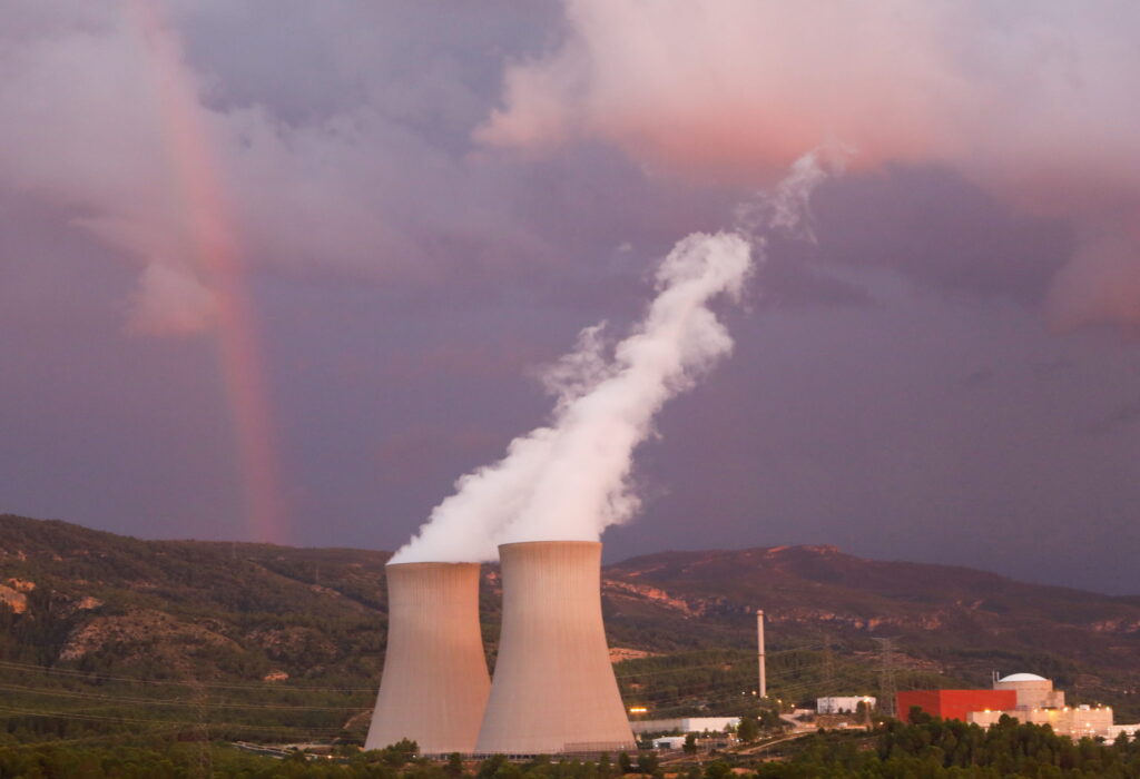 La UE adopta definitivamente clasificar como 'verdes' el gas y la energía nuclear