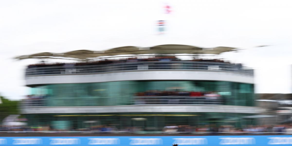 La imágenes de la pole de Carlos Sainz en el GP de Gran Bretaña en Silvertone
