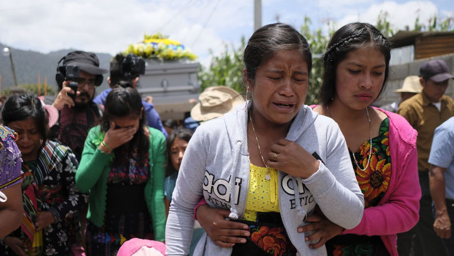 Llegan a Guatemala los restos de los últimos migrantes que murieron en el camión en San Antonio