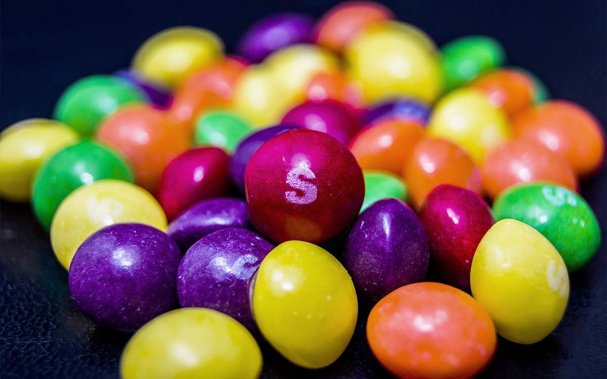 Los Skittles son tóxicos, según una demanda en Estados Unidos
