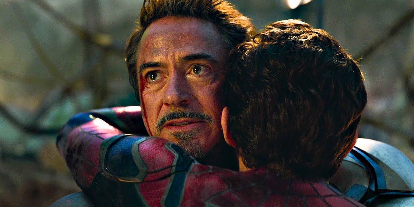 Iron Man abraza a Spidey en el campo de batalla en Avengers Endgame