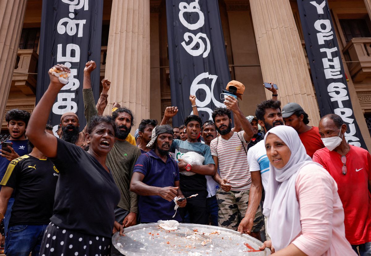 Los manifestantes de Sri Lanka: “Aquí no hay etnias ni religiones, todos queríamos echar al presidente”