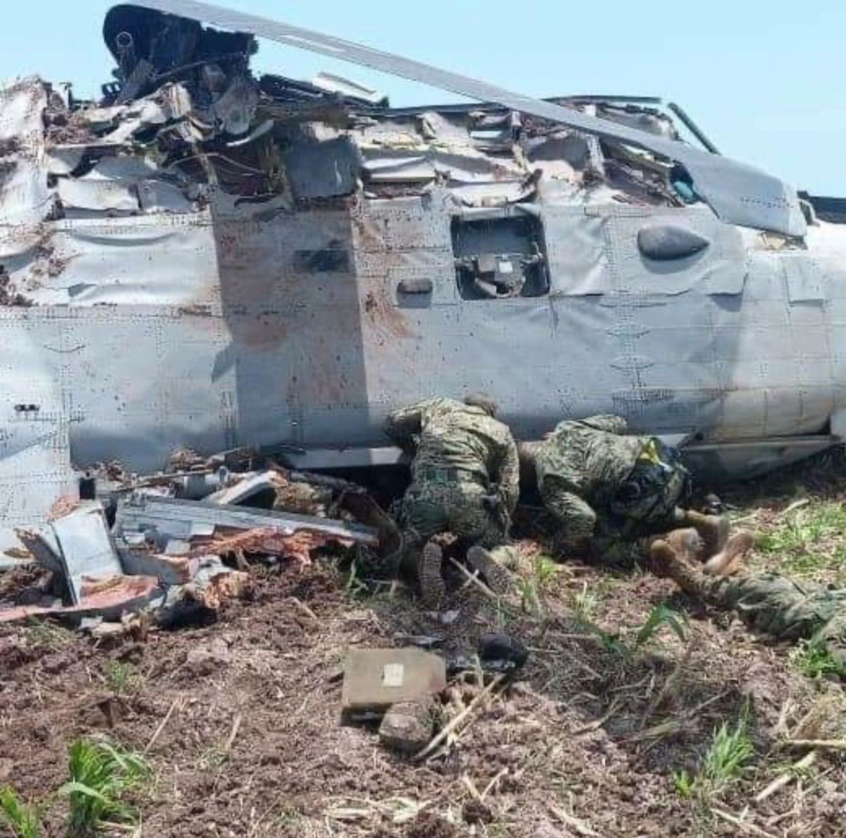 Mueren 14 marinos tras desplome de helicóptero en Los Mochis; Semar descarta relación con captura de Caro Quintero