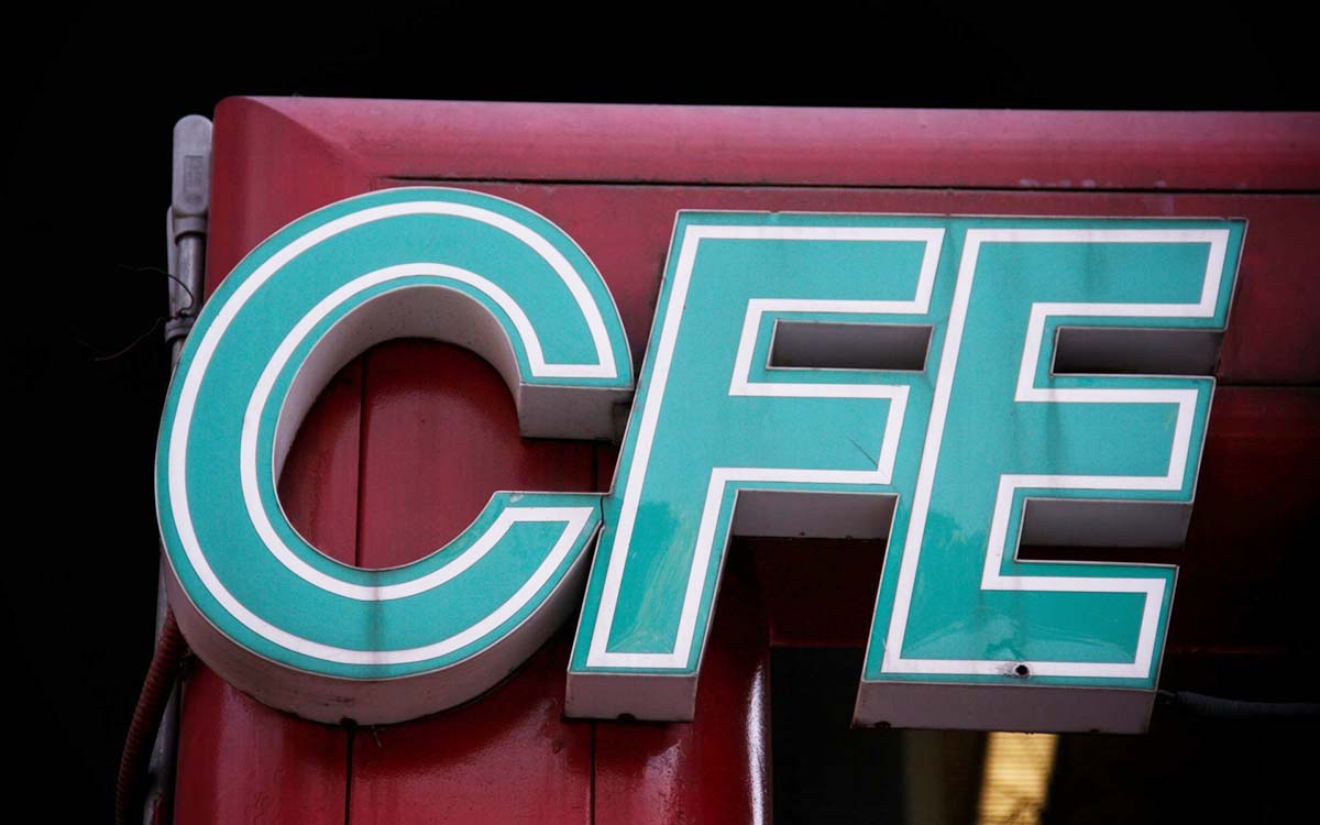 Otro golpe para México: Moody's rebaja la calificación crediticia de la CFE