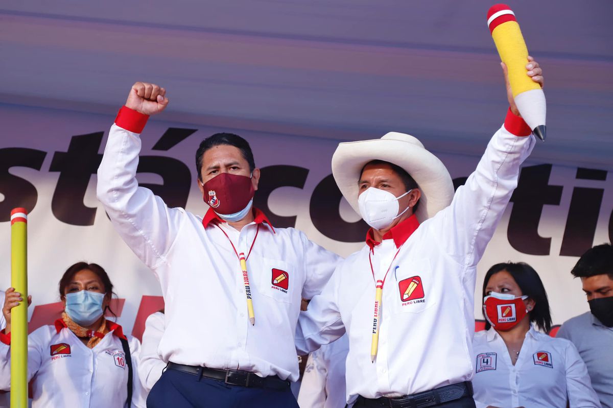 Pedro Castillo consuma su ruptura con Cerrón y se aparta formalmente del partido que lo llevó a la presidencia de Perú