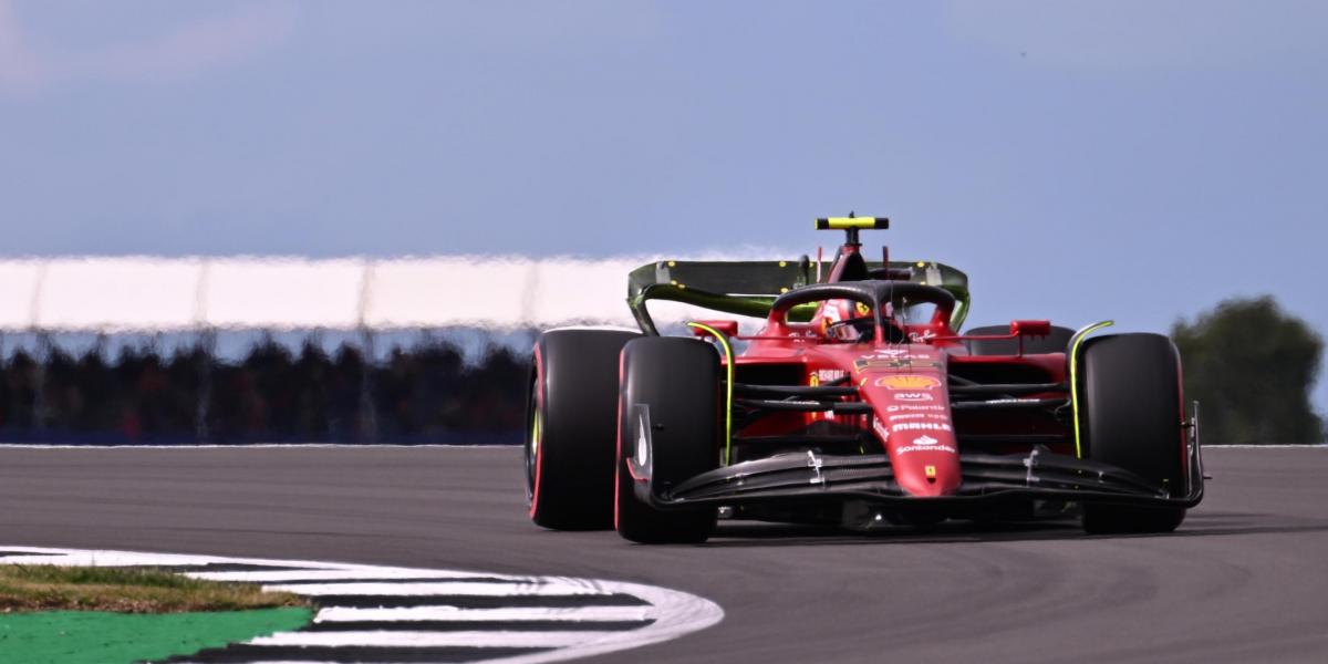 Sainz lidera la primera jornada en Silverstone