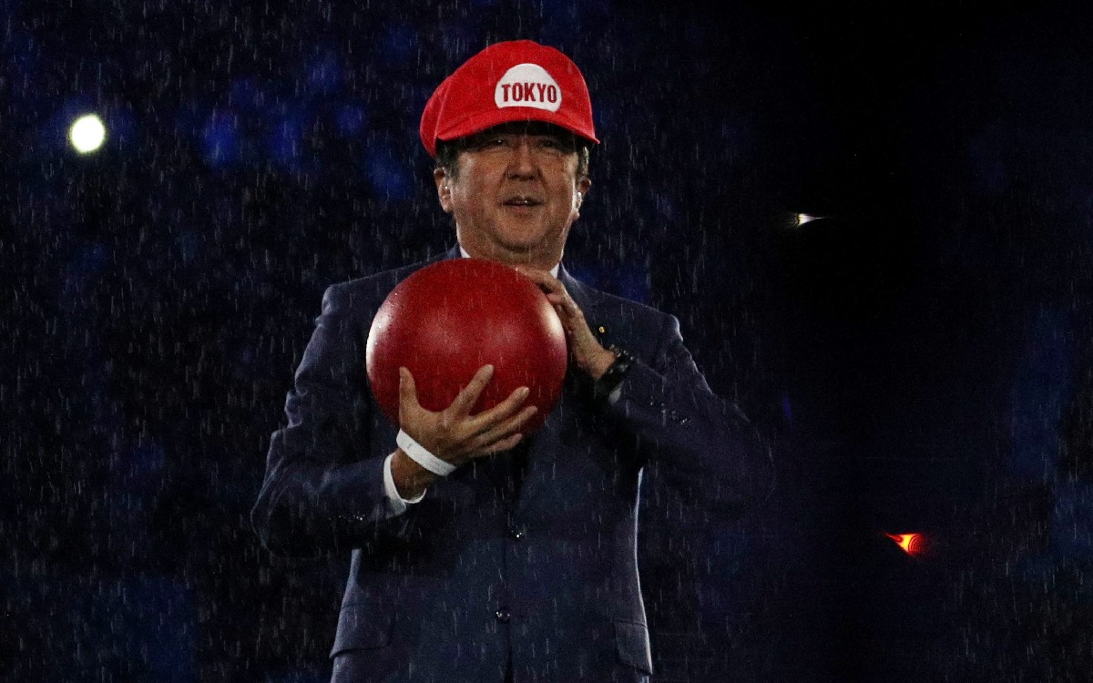 Shinzo Abe buscó reactivar la economía de Japón de la mano de Mario Bros | Video
