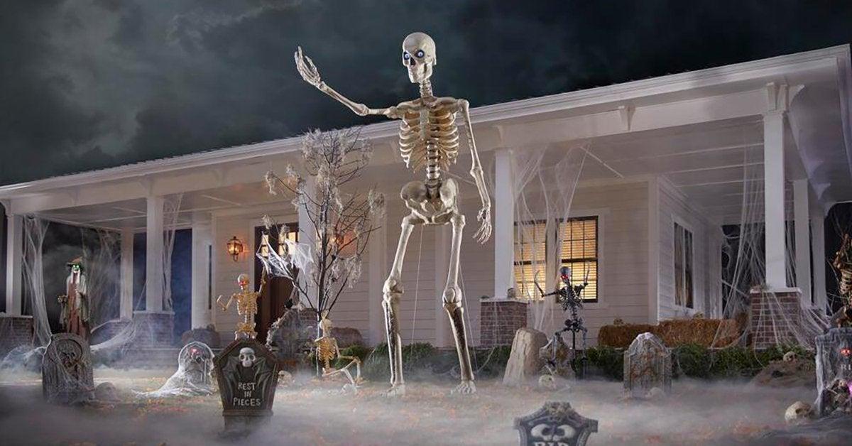 The Home Depot revela cuándo regresa su esqueleto gigante
