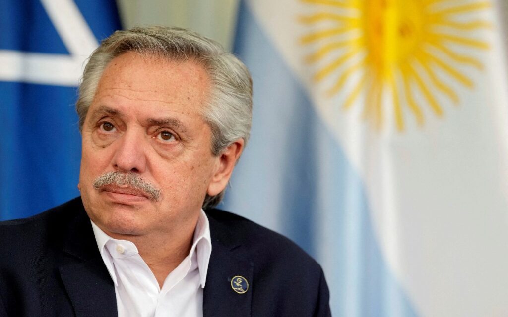 Turbulencia en el gobierno de Fernández: renuncia alto funcionario de Argentina