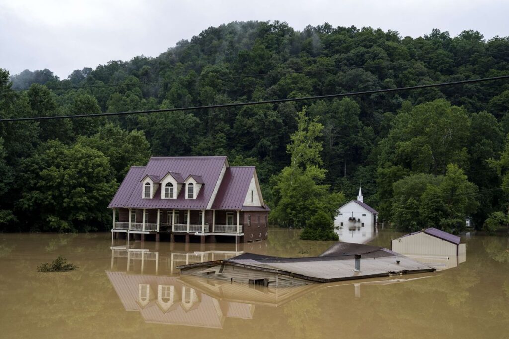 Unas inundaciones causan al menos 26 muertos en Kentucky