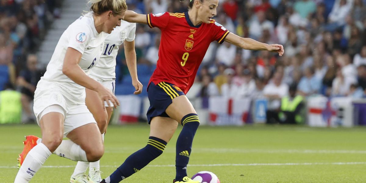 ¡Esther González adelanta a España ante Inglaterra!