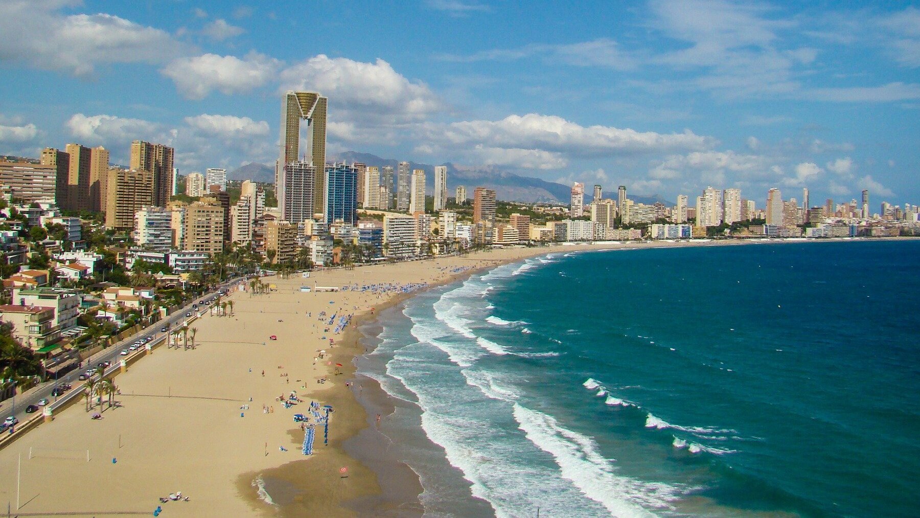 ¿Hay playas privadas en España y qué puedes hacer si un hotel te prohíbe la entrada en una?