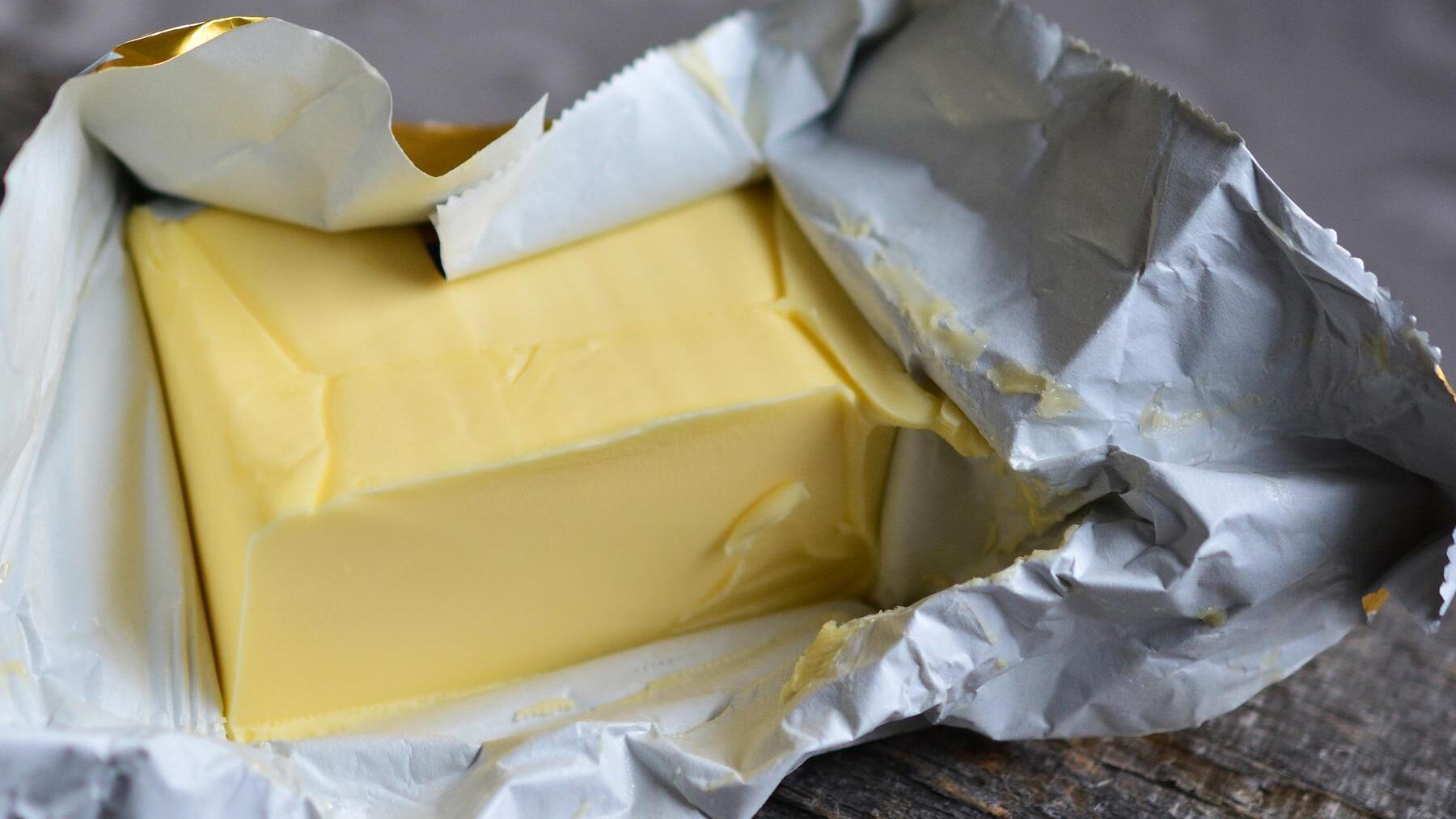 ¿Se puede comer la mantequilla si está caducada?